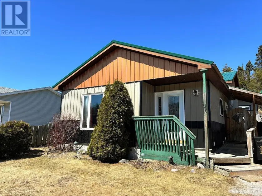 Detached at 64 Hemlo DR, Marathon