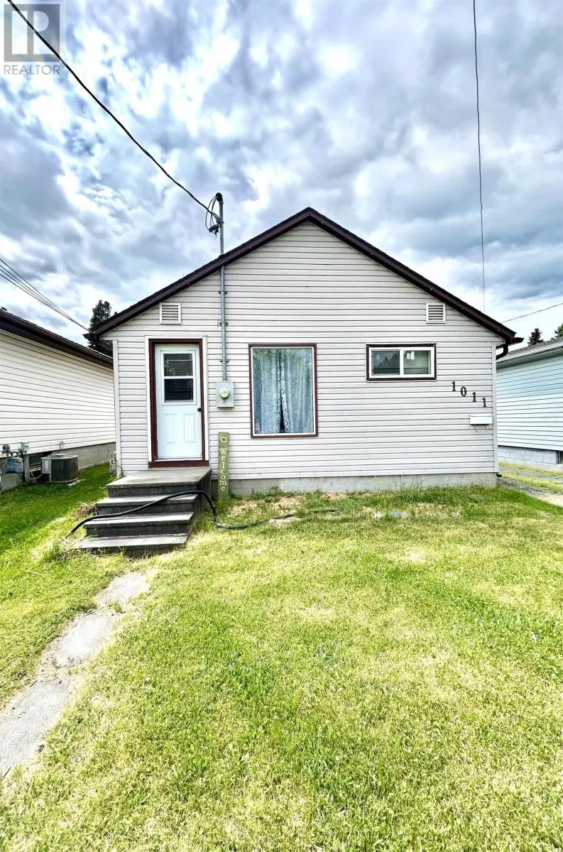 Detached at 1011 Portage Avenue N, Fort Frances