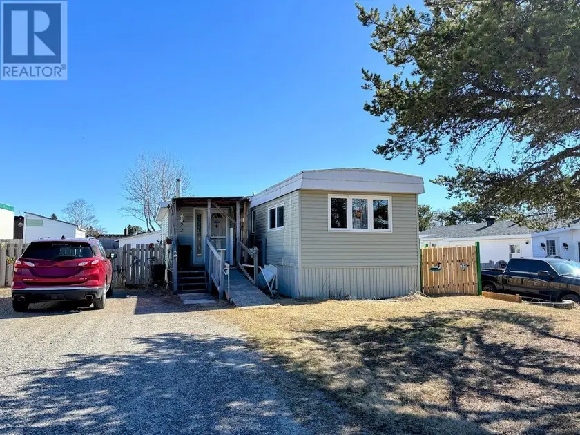 Apartment at 22 Jackson CRES, Marathon