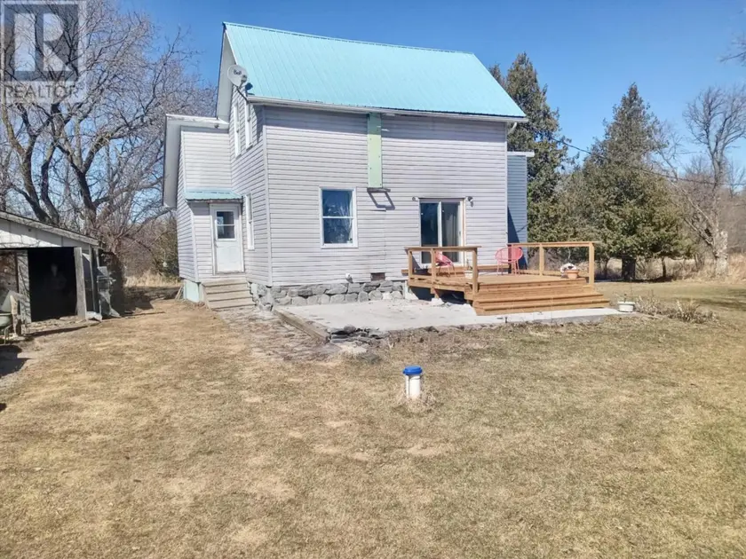 Detached at 32 Martin AVE, La Vallée