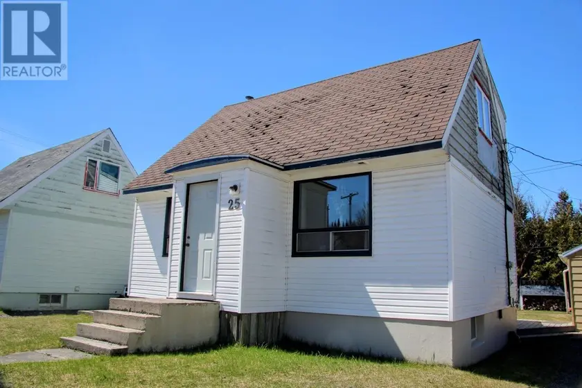 Detached at 25 Neebig AVE, Manitouwadge