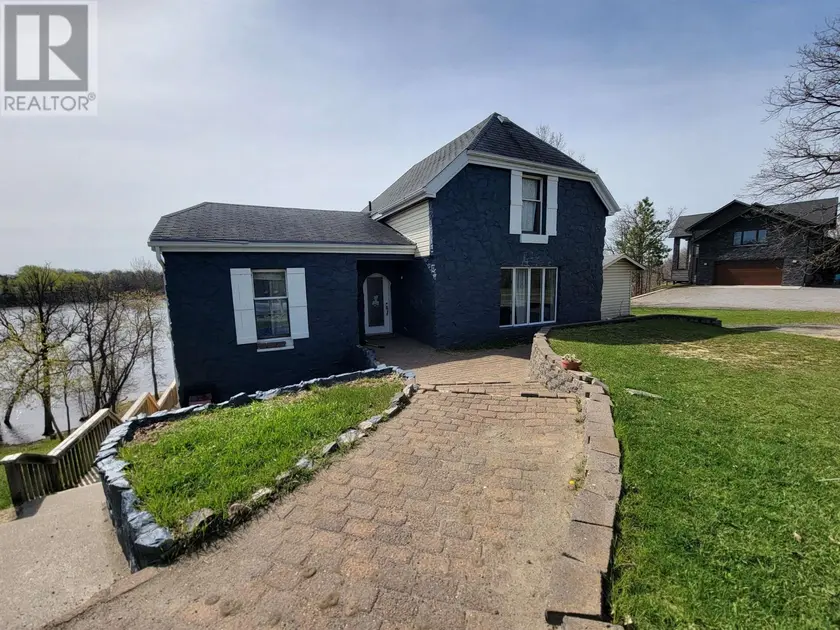 Detached at 1208 Olde Shambles Rd, Fort Frances