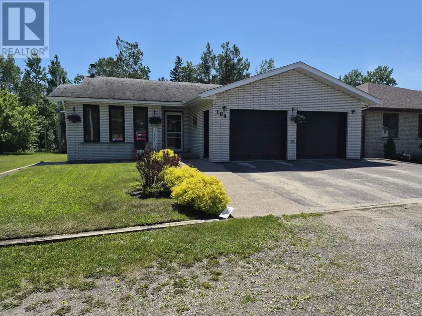 Detached at 104 Centennial Drive, Schreiber