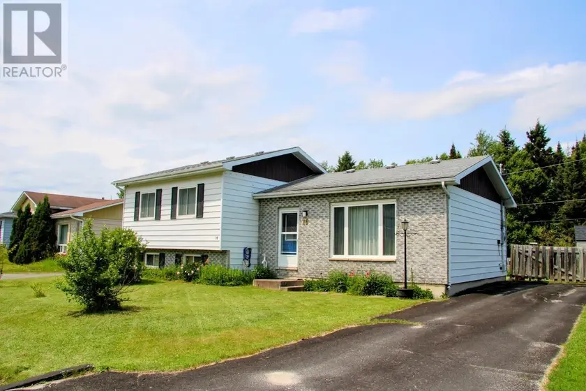 Detached at 16 Matachewan RD, Manitouwadge