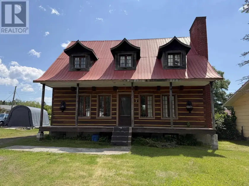 Detached at 7 East Grove CRES, Terrace Bay