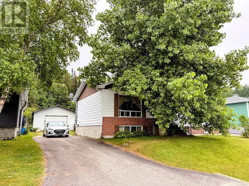 Detached at 37 Matachewan RD, Manitouwadge