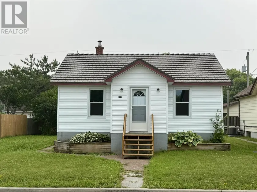 Detached at 1004 Gore Street W, Thunder Bay