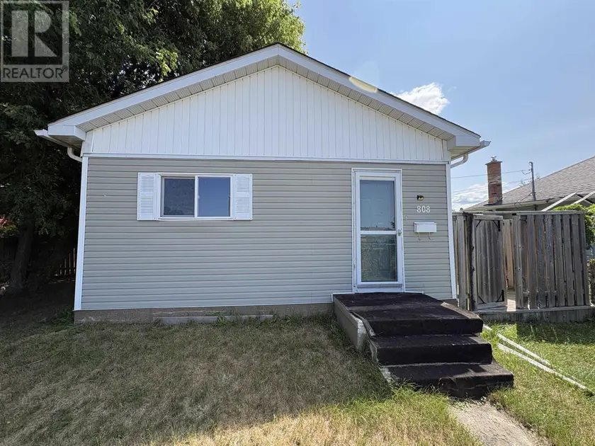 Detached at 808 Portage AVE, Fort Frances