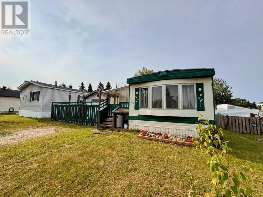 Apartment at 24 Jackson CRES, Marathon
