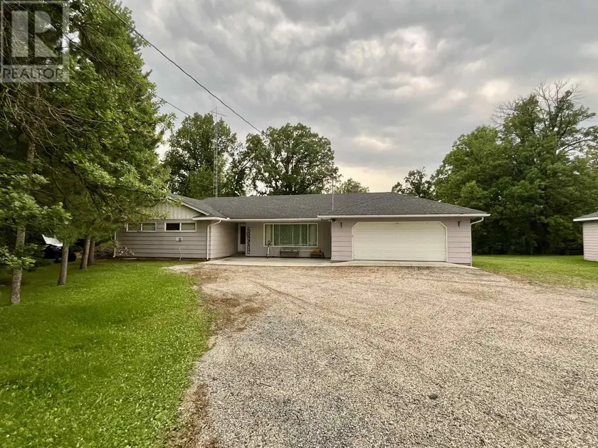 Detached at 986 HWY 11, Pinewood