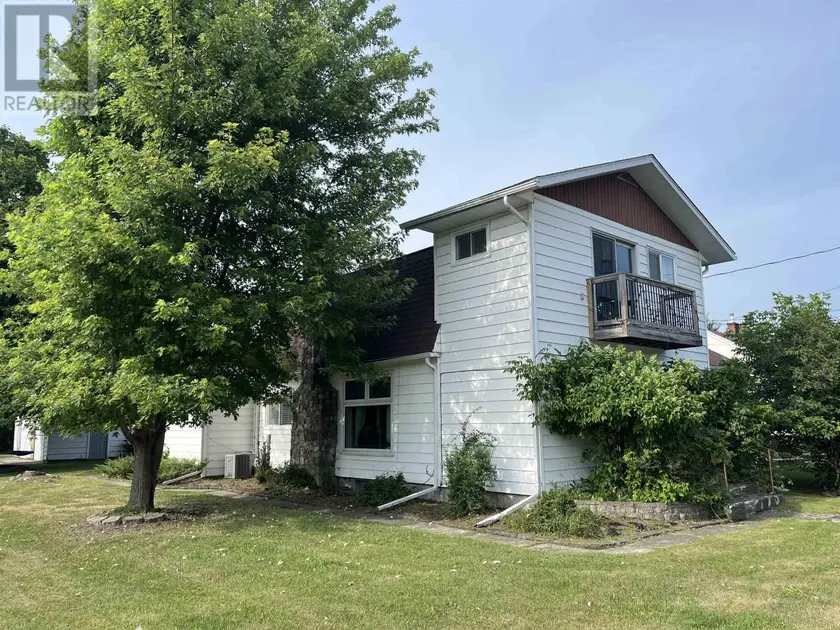 Detached at 633 Church St, Fort Frances