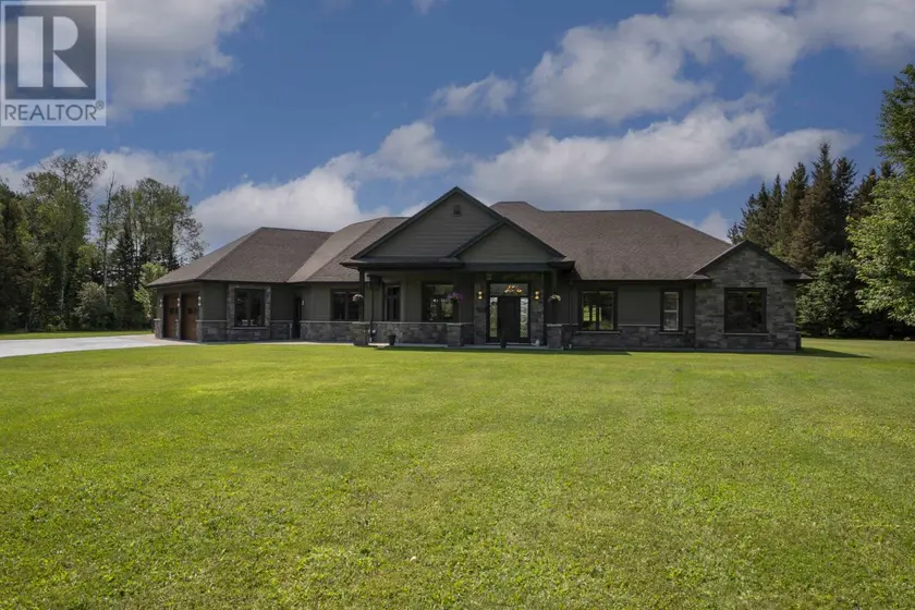 Detached at 2422 Broadway Ave, Thunder Bay