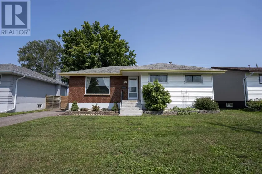 Detached at 139 Churchill DR W, Thunder Bay
