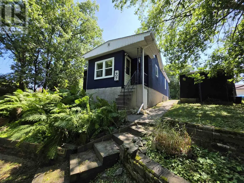 Detached at 607 First Street South, Kenora