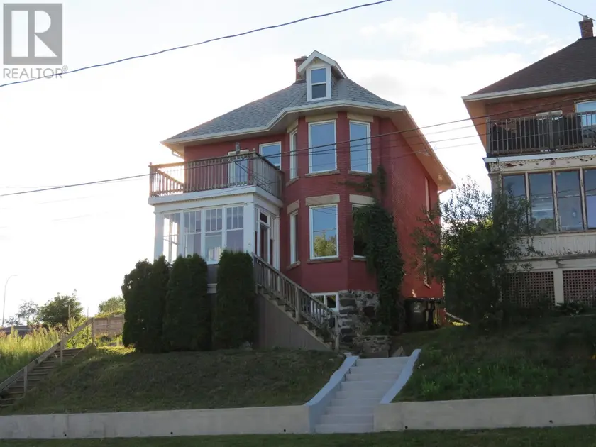Detached at 4 Crown ST, Thunder Bay