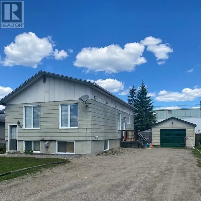 Detached at 102 Nishnabe Miikena RD, Longlac