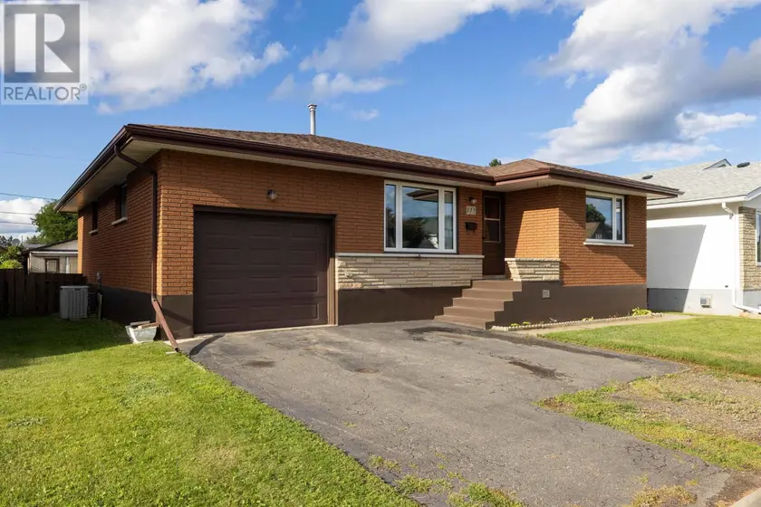 Detached at 115 Mary ST E, Thunder Bay