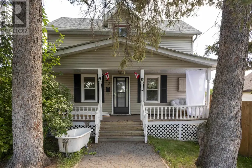 Detached at 73 EMPRESS AVE N, THUNDER BAY