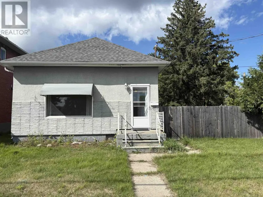 Detached at 240 Third ST W, Fort Frances