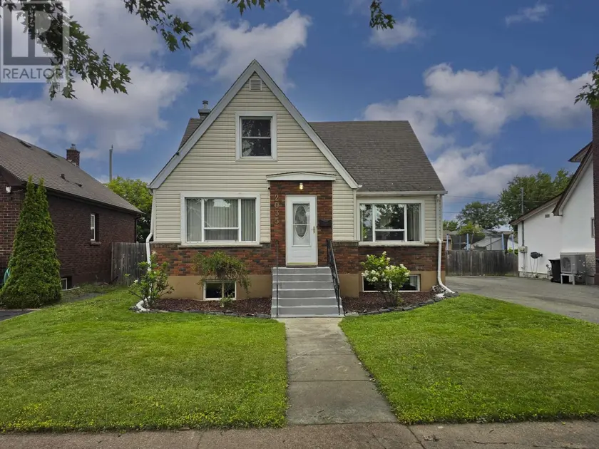Detached at 2035 Hamilton AVE, THUNDER BAY