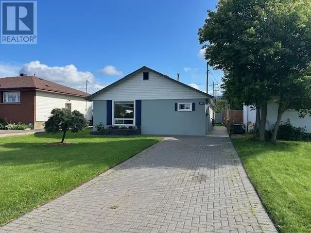 Detached at 208 Gordon ST, Thunder Bay
