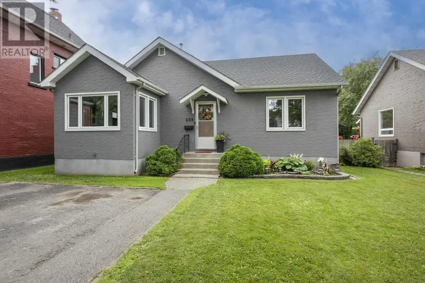 Detached at 235 Franklin ST N, Thunder Bay