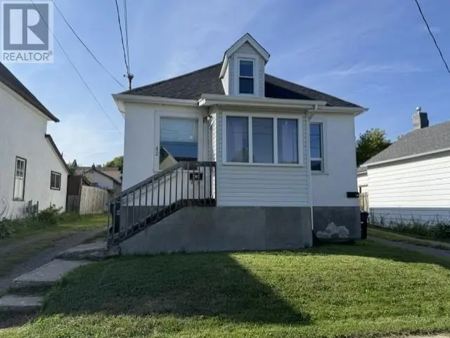 Detached at 42 Ontario ST, Thunder Bay