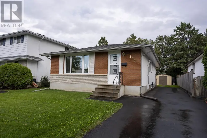 Detached at 422 Simon Fraser DR, Thunder Bay