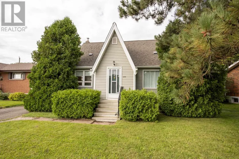 Detached at 2219 Arthur ST E, Thunder Bay