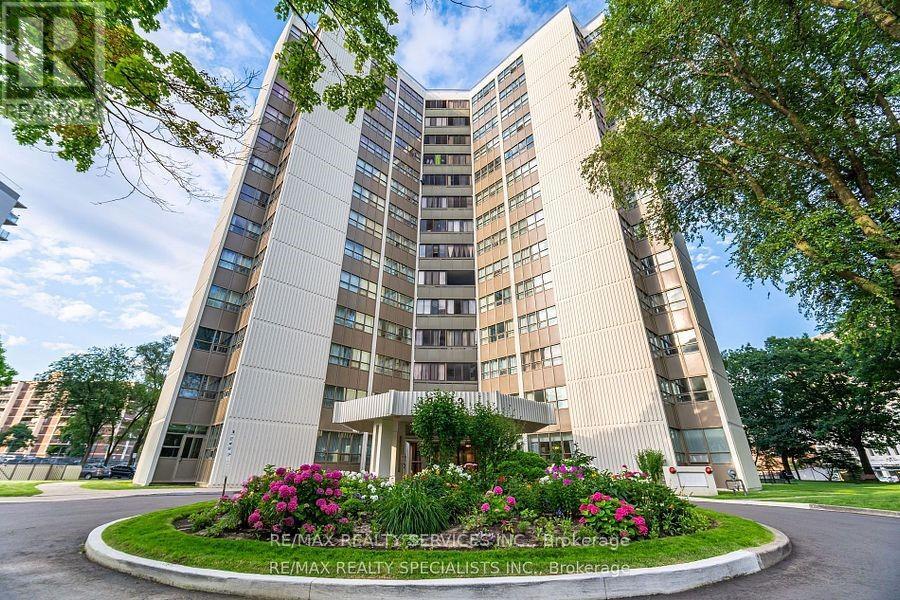 Apartment at 706 - 2323 CONFEDERATION PARKWAY, Mississauga (Cooksville)