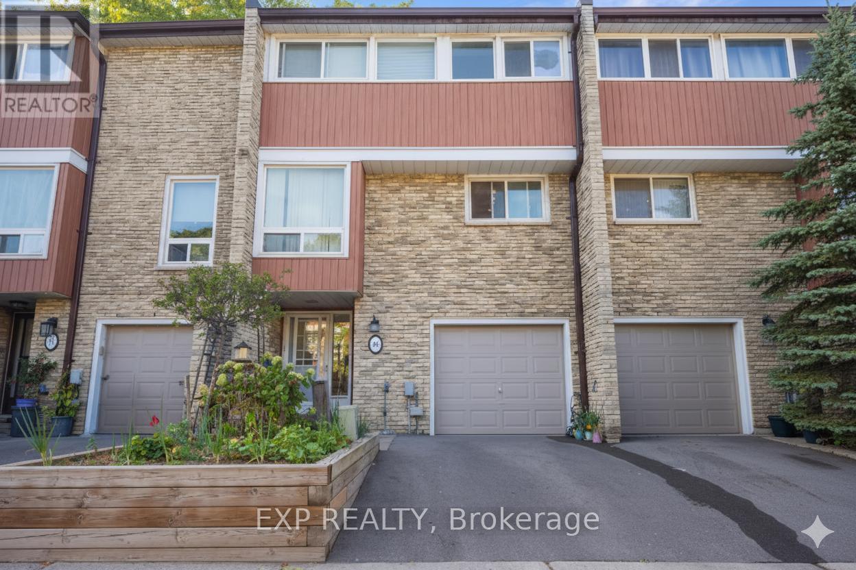 Townhouse at UNIT 42 - 915 INVERHOUSE DRIVE, Mississauga (Clarkson)