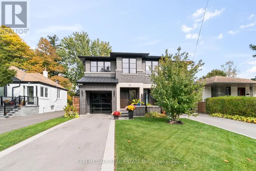 Semi-Detached/Link at 39 OAKWOOD AVENUE N, Mississauga
