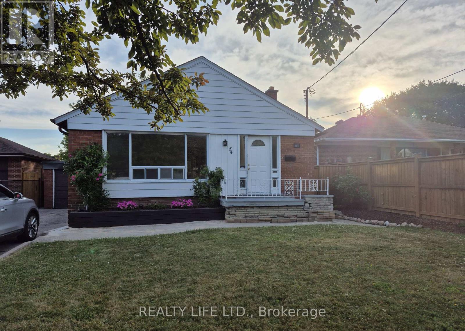 Detached at 54 GARSIDE CRESCENT, Toronto (Brookhaven-Amesbury)