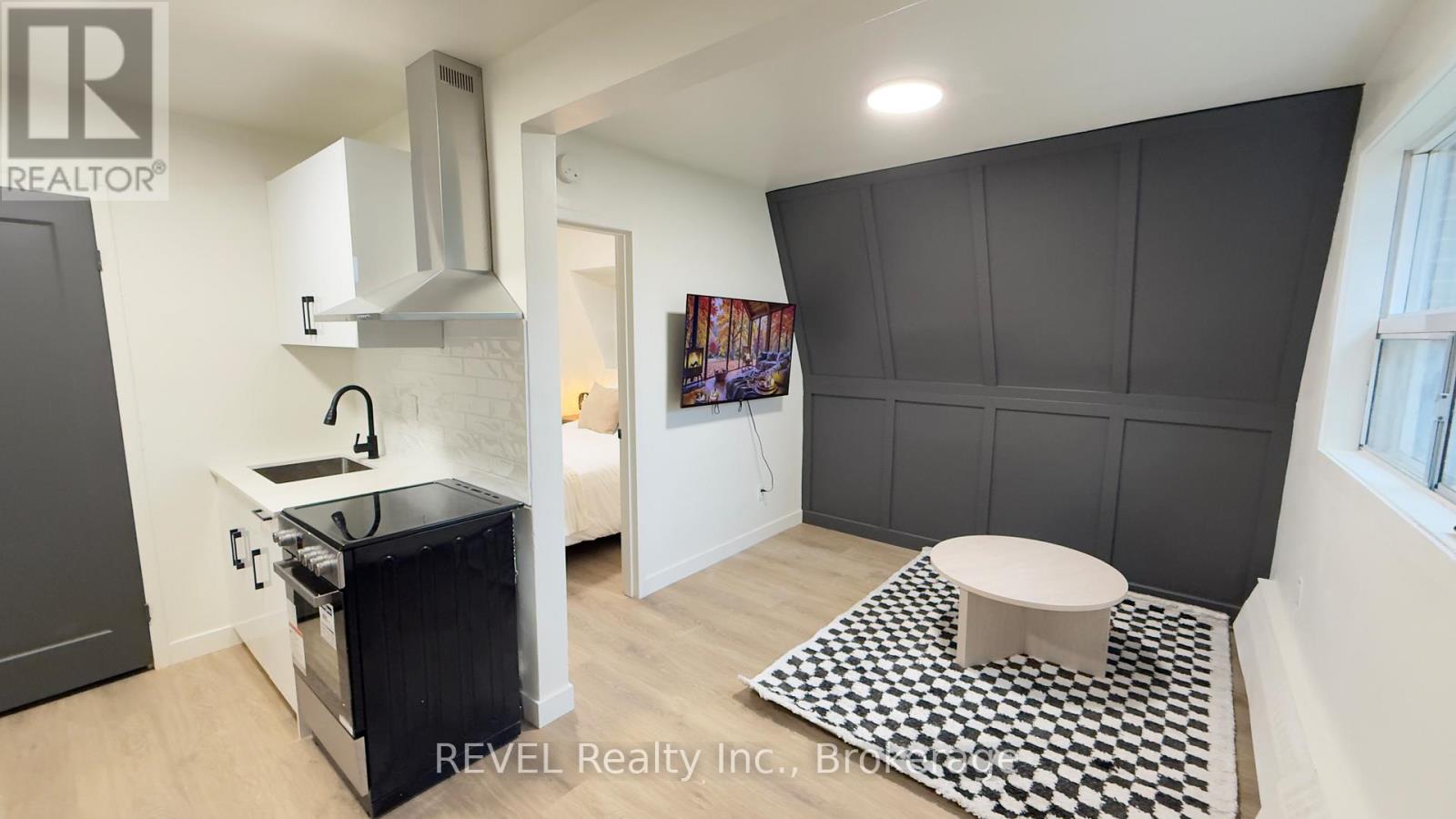 Apartment at 60 TRILLER AVENUE N, Toronto (Roncesvalles)