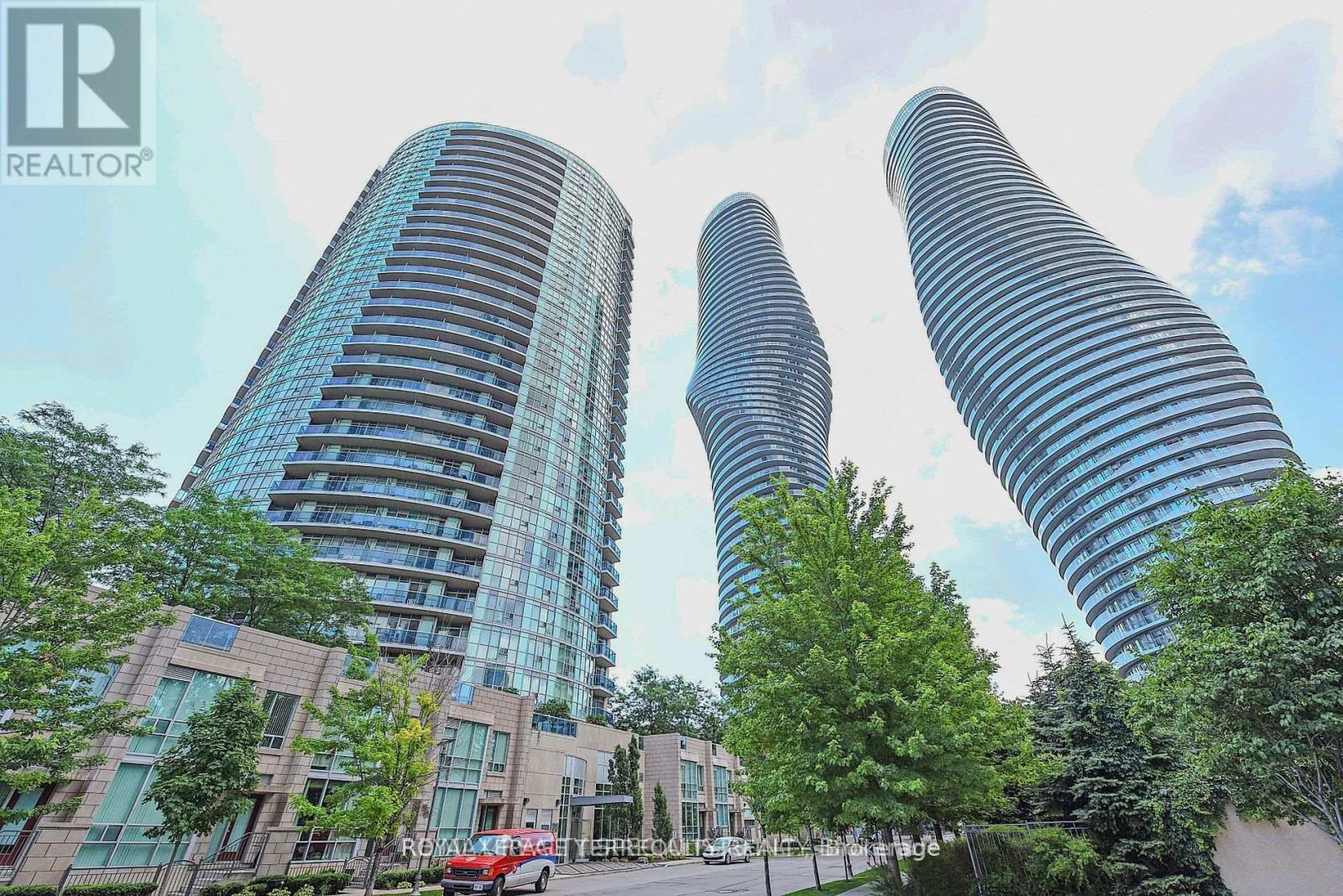 Apartment at 403 - 70 ABSOLUTE AVENUE, Mississauga (City Centre)