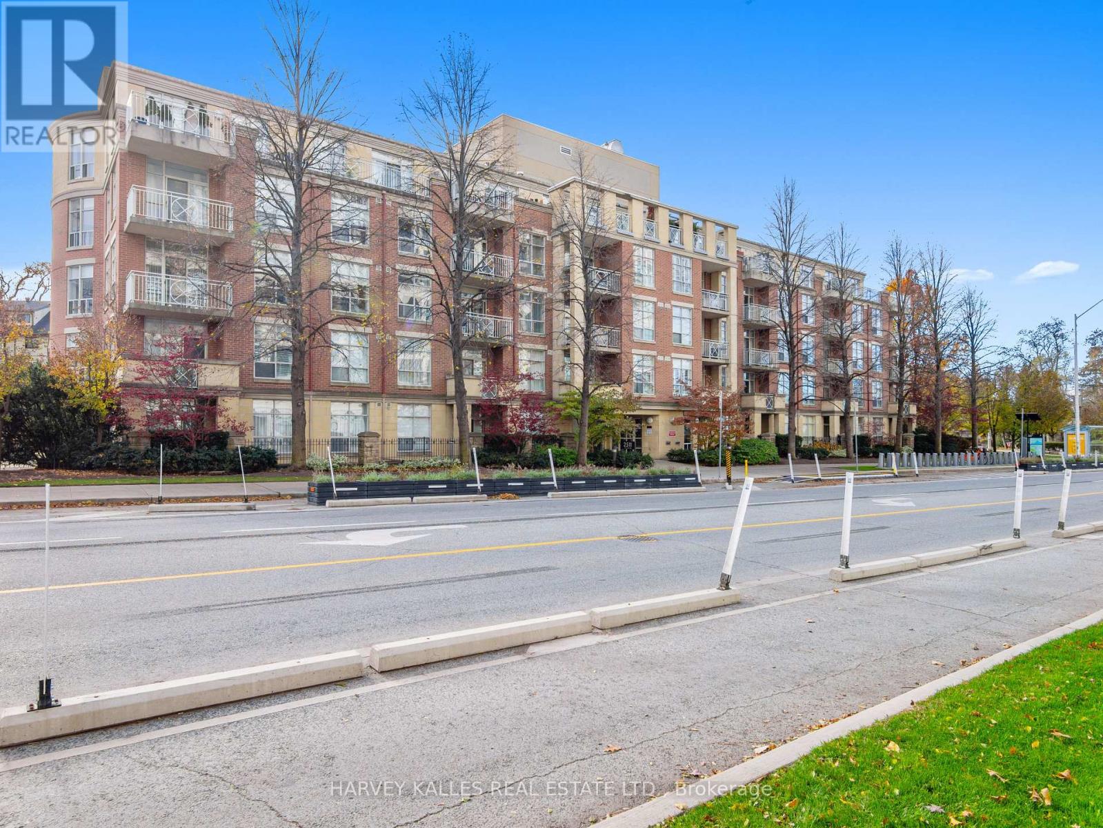 Apartment at 305 - 2511 BLOOR STREET W, Toronto (High Park-Swansea)