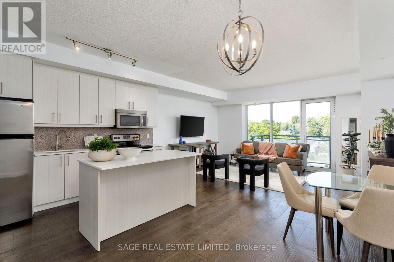 Apartment at 401 - 760 THE QUEENSWAY, Toronto (Stonegate-Queensway)