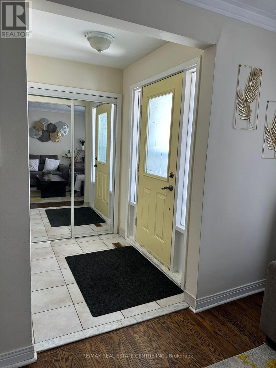 Semi-Detached/Link at 86 EARNSCLIFFE CIRCLE, Brampton (Southgate)