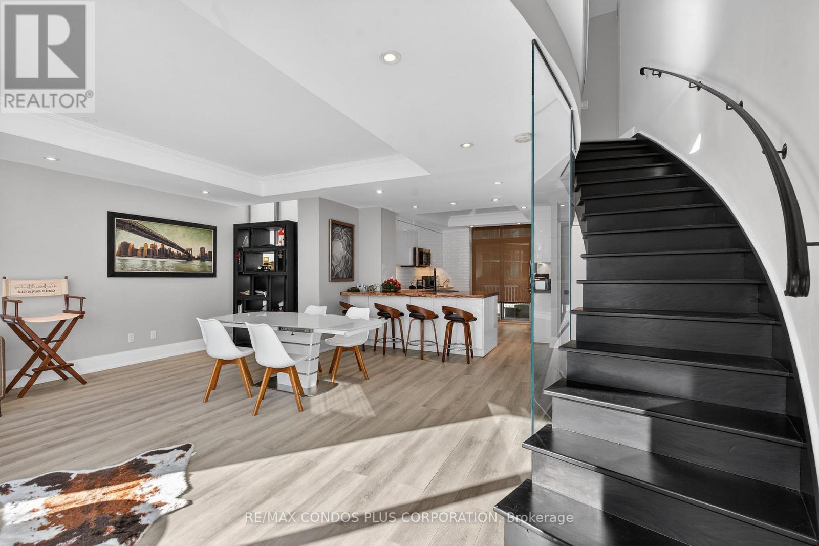 Apartment at TH125 - 5 MARINE PARADE DRIVE, Toronto (Mimico)