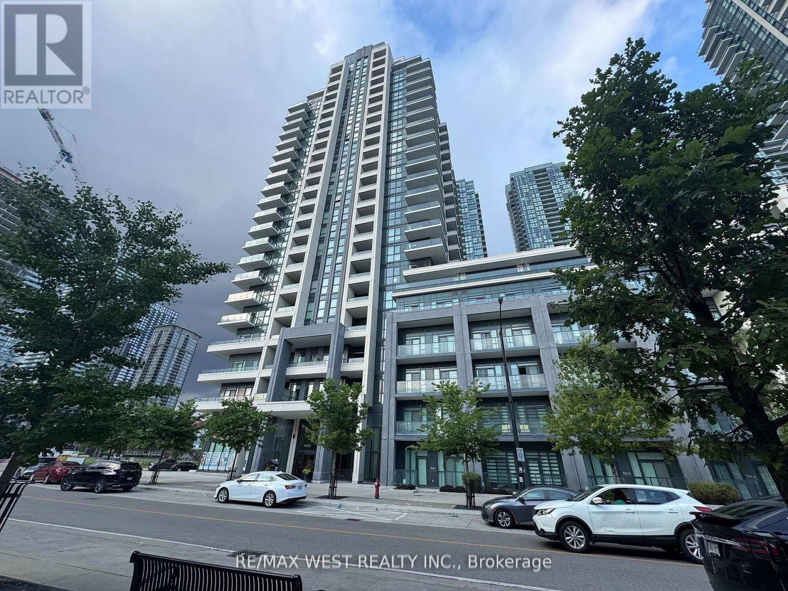 Apartment at 1606 - 4085 PARKSIDE VILLAGE DRIVE, Mississauga (City Centre)