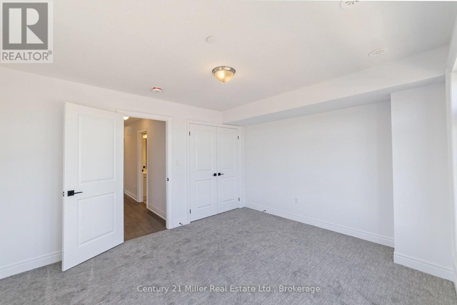 Townhouse at 42 - 2140 TRAFALGAR ROAD, Oakville