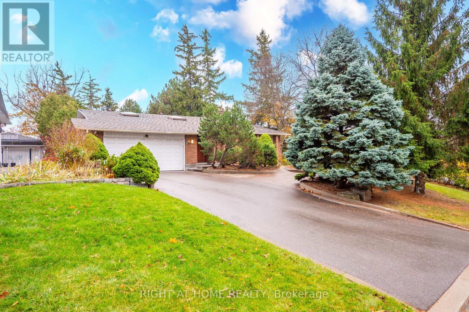 Detached at 20 PINE RIDGE LANE, Brampton (Brampton East)