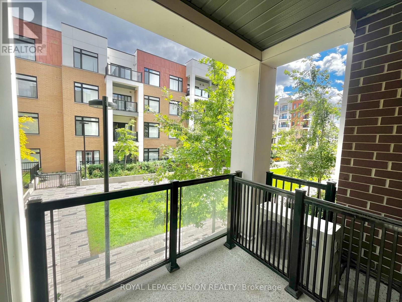 Apartment at 209 - 130 CANON JACKSON DRIVE, Toronto (Beechborough-Greenbrook)