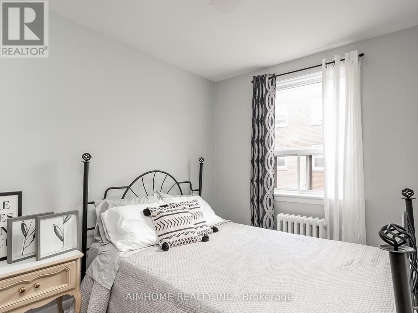 Multiplex at 10 - 2128 HARRIS CRESCENT, Burlington