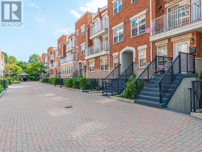 Townhouse at 22 - 37 FOUR WINDS DRIVE, Toronto (York University Heights)