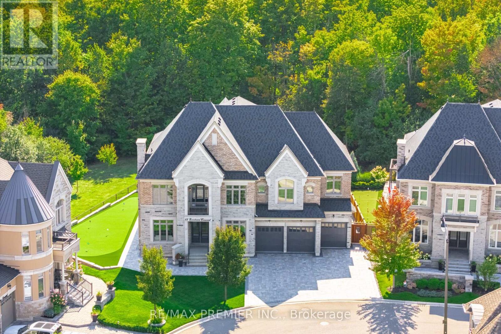 Detached at 18 ERINTOWN CRESCENT, Brampton (Toronto Gore Rural Estate)