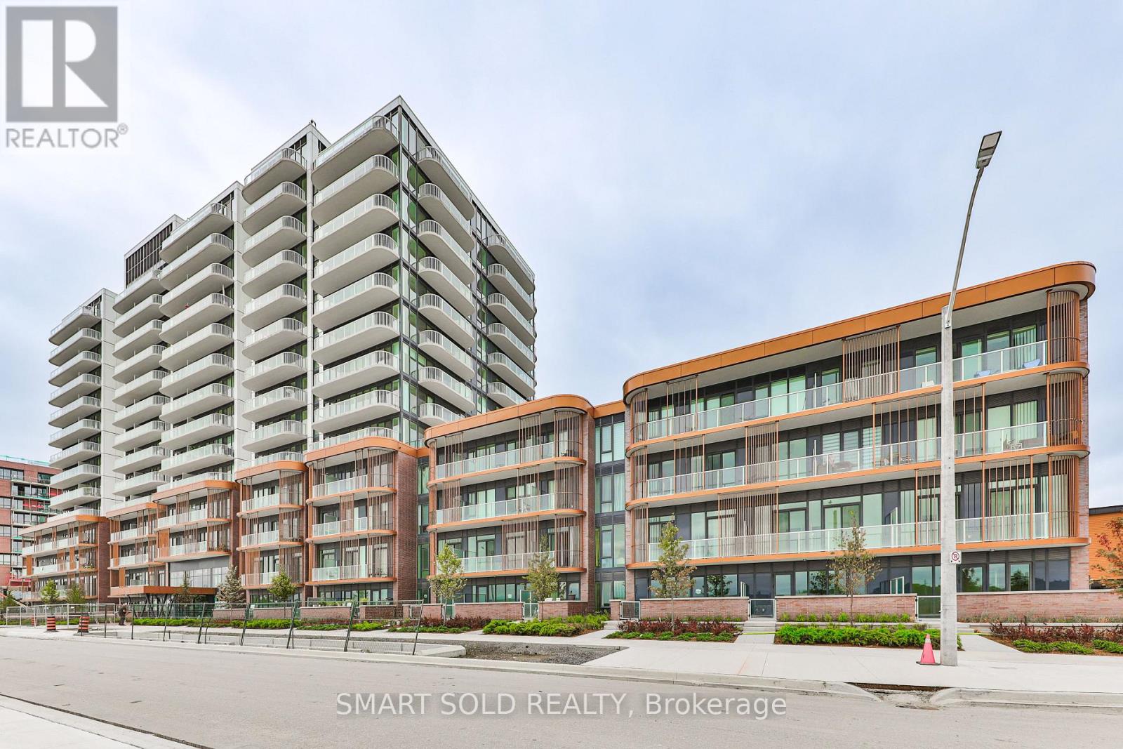 Townhouse at 114 - 220 MISSINNIHE WAY S, Mississauga (Port Credit)