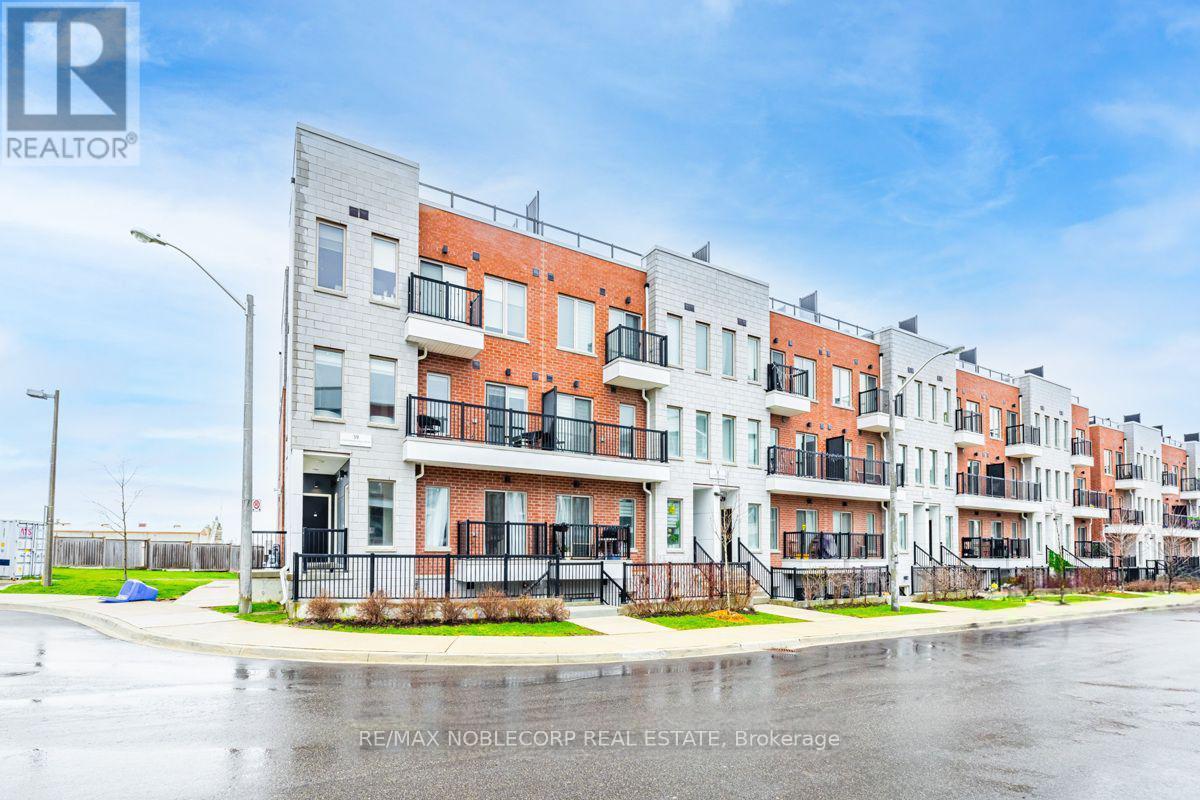 Townhouse at 22 - 39 JOHN PERKINS BULL DRIVE, Toronto (Downsview-Roding-CFB)