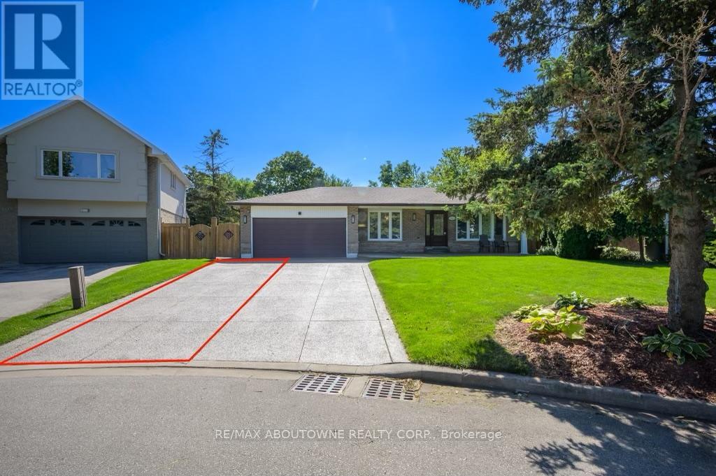 Detached at 2444 WOBURN CRESCENT, Oakville (WO West)