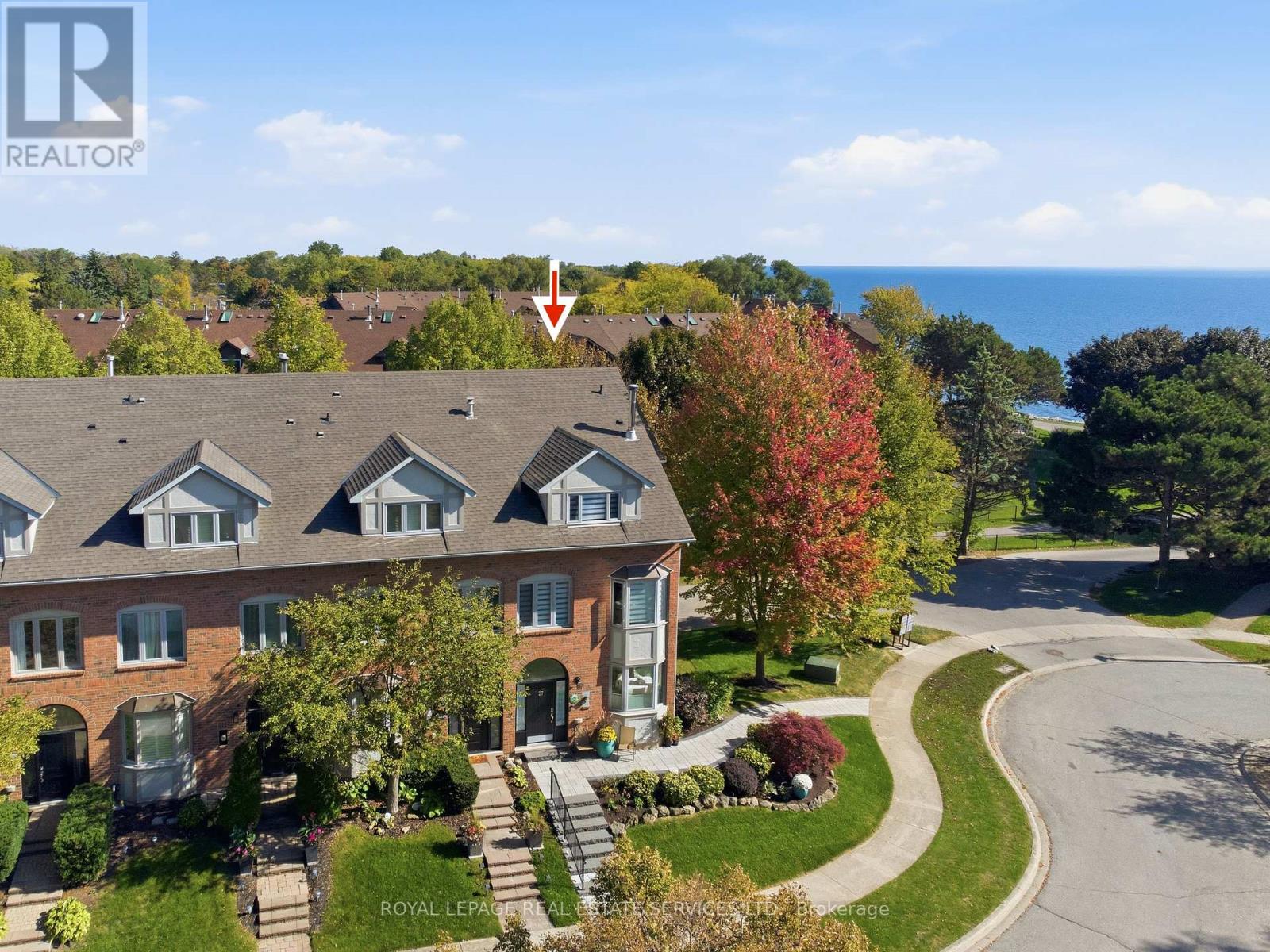 Townhouse at 27 SOUTHAVEN PLACE, Oakville (BR Bronte)